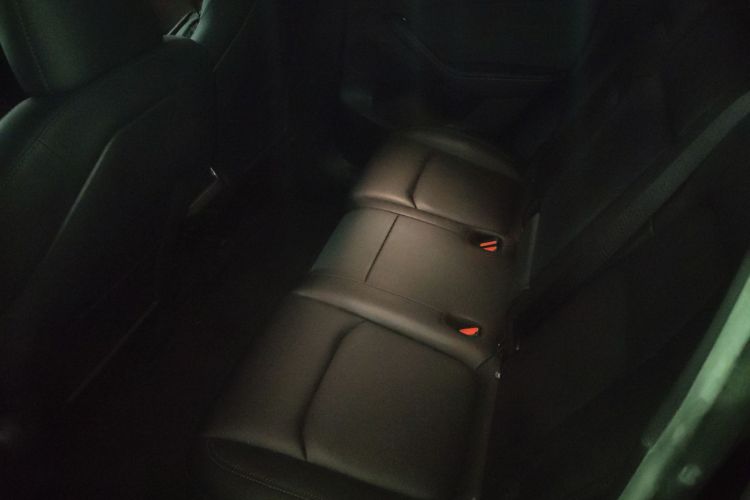 Tesla Model Y 2022 car image #21