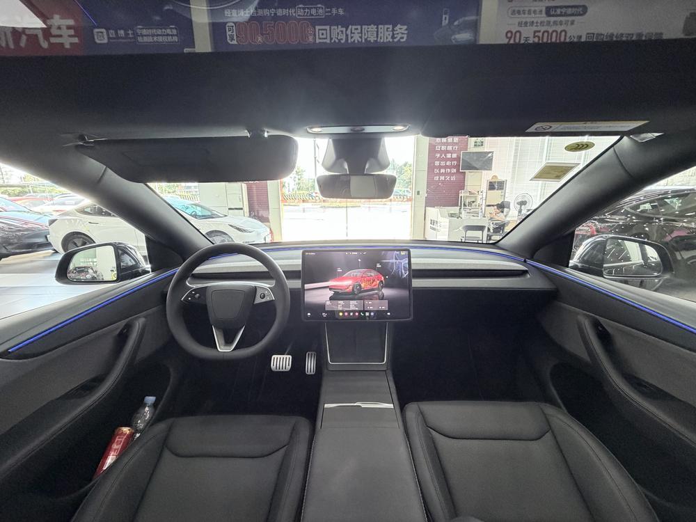 Tesla Model Y 2026 #14 Tesla Model Y 2026 car image #14