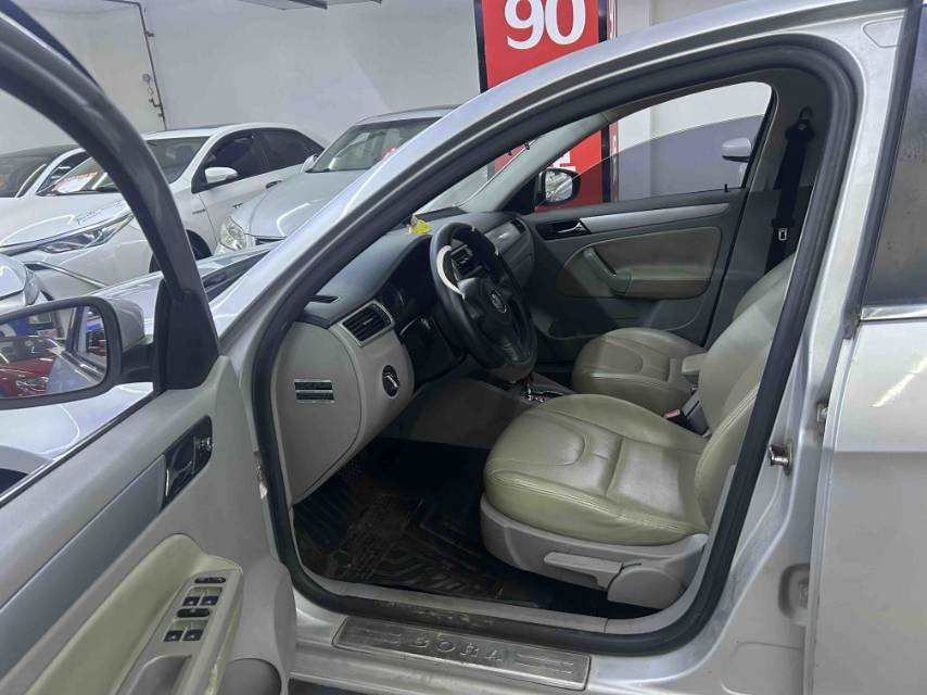 Volkswagen Bora 2012 immagine di auto #8