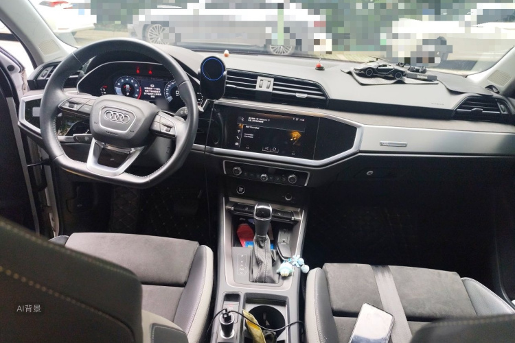 Audi Q3 2020 car image #11