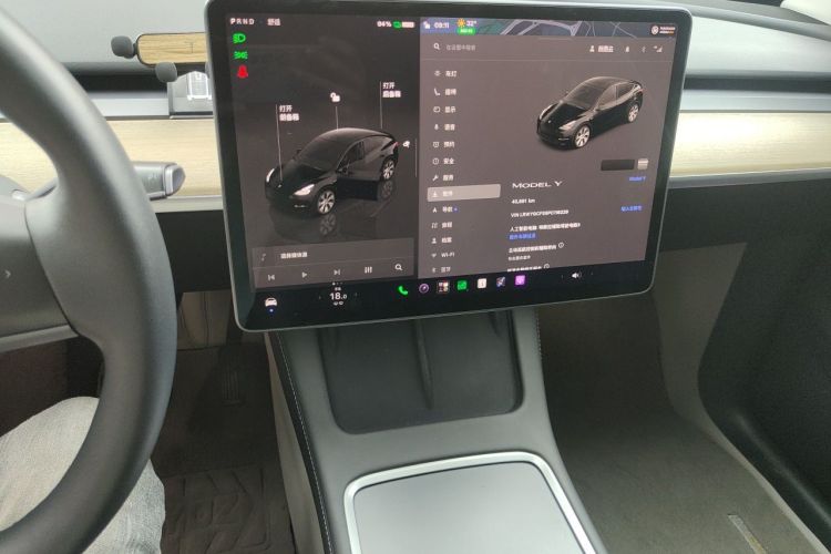Tesla Model Y 2023 #13 Tesla Model Y 2023 car image #13