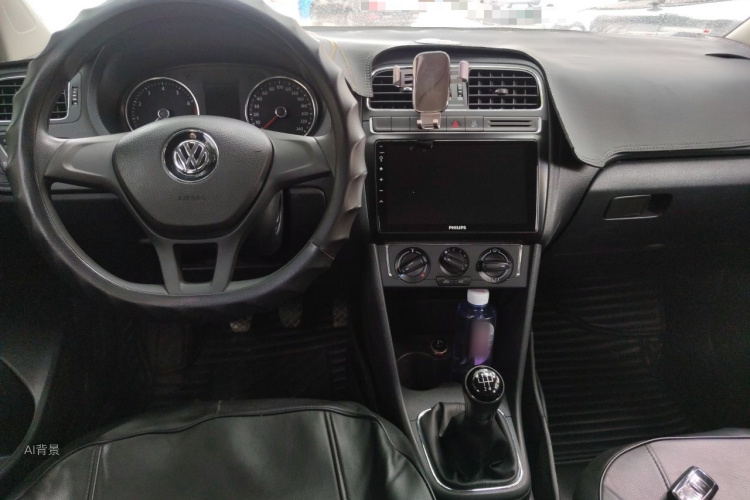 Volkswagen Polo 2015 car image #11