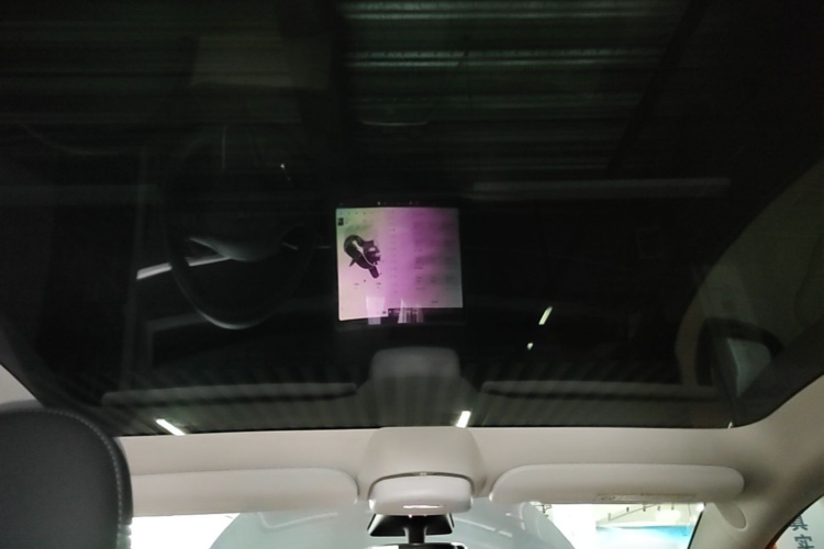 Tesla Model Y 2022 car image #18