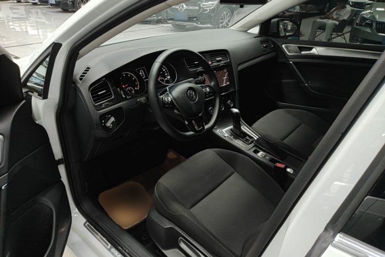 Volkswagen Golf 2020 #19 Volkswagen Golf 2020 car image #19