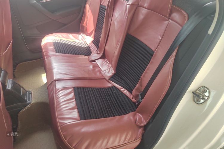 Volkswagen Polo 2015 car image #19