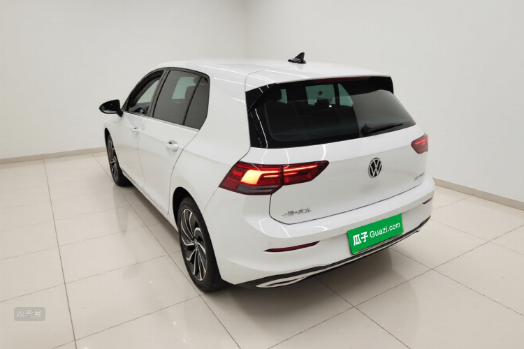 Volkswagen Golf 2022 car image #5
