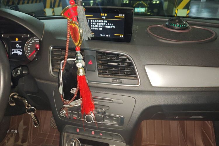 Audi Q3 2019 car image #15