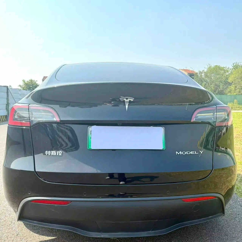 Tesla Model Y 2022 صورة سيارة #5