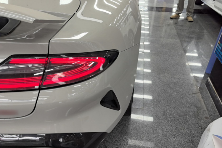 MI SU7 2025 car image #8