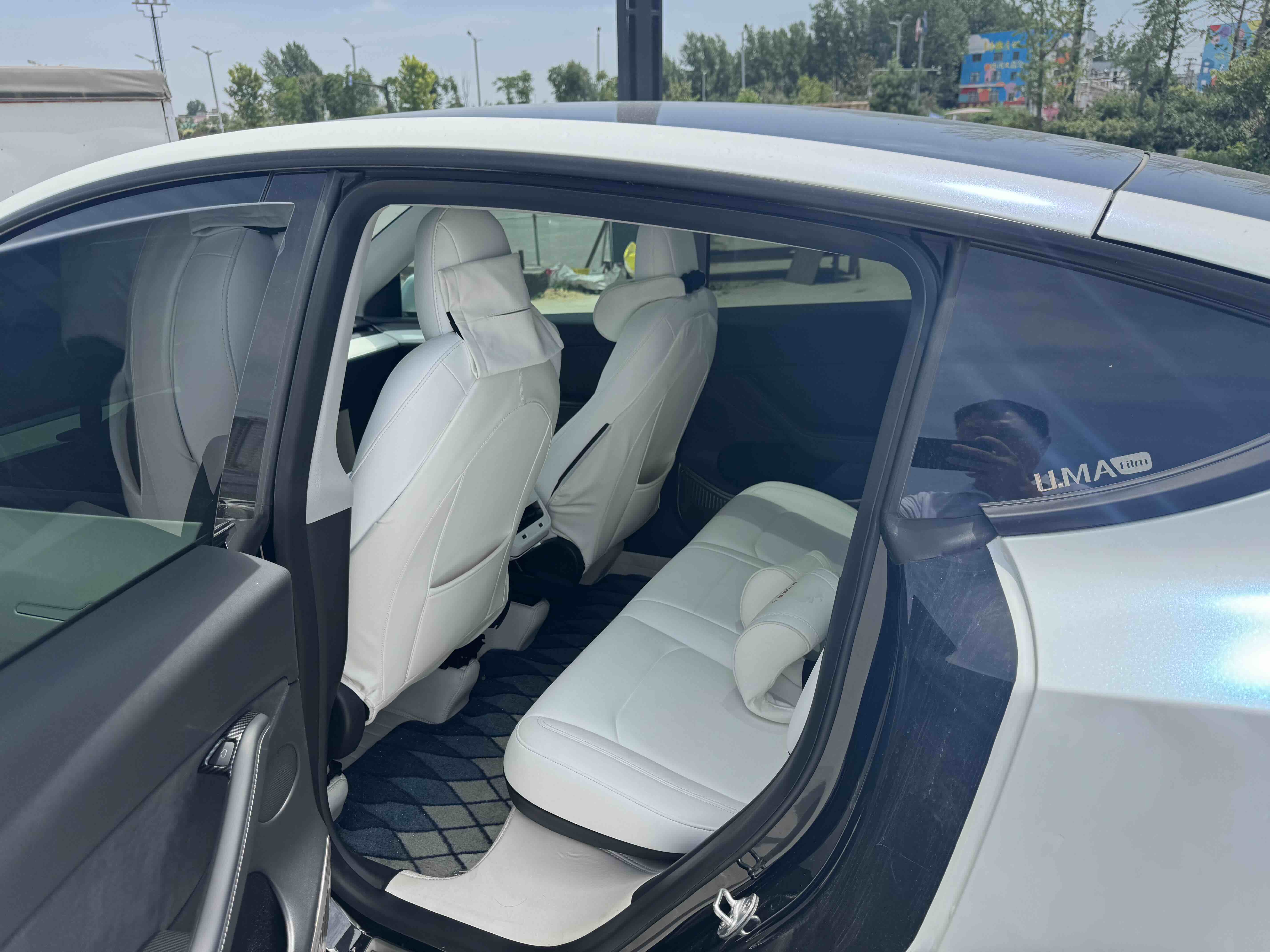 Tesla Model Y 2021 #4 Tesla Model Y 2021 car image #4