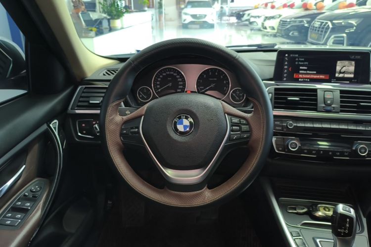 BMW 3 Series 2019 #11 BMW 3 Series 2019 car image #11