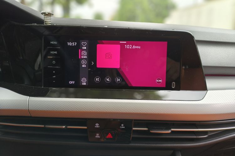 Volkswagen Golf 2021 car image #13