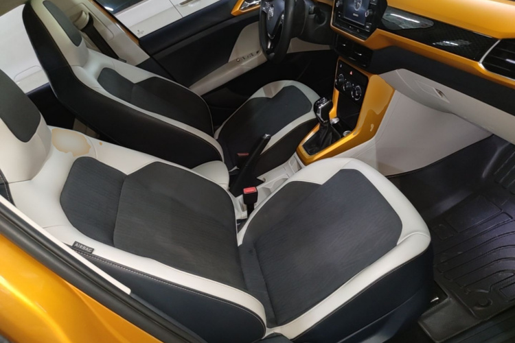 Volkswagen T-Cross 2019 #24 Volkswagen T-Cross 2019 car image #24