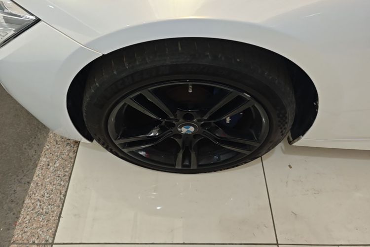 BMW 3 Series 2018 #9 BMW 3 Series 2018 car image #9