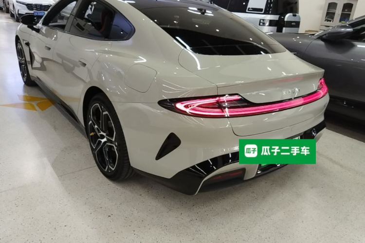MI SU7 2024 car image #5