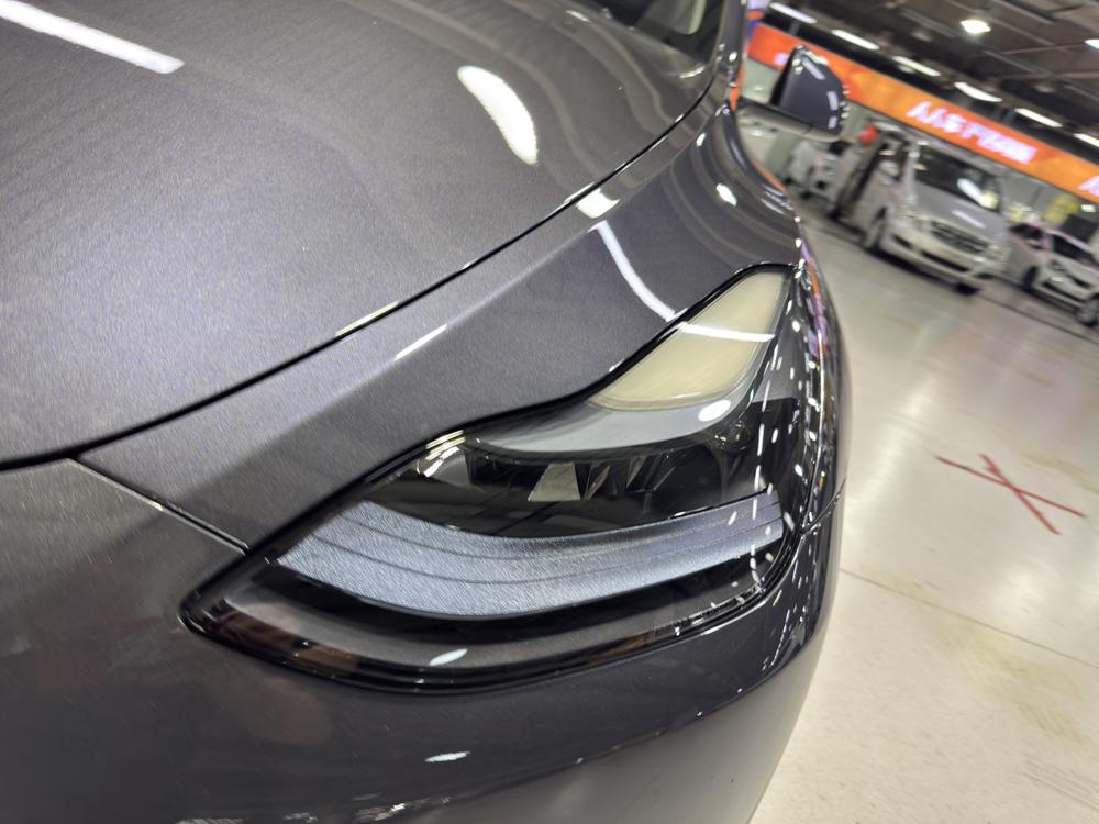 Tesla Model Y 2022 immagine di auto #7