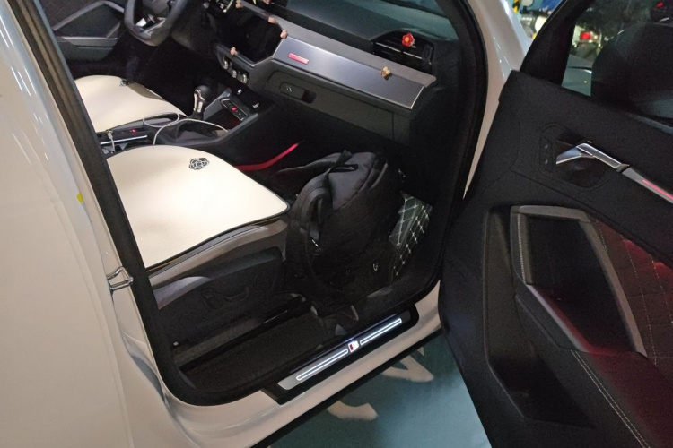 Audi Q3 2025 car image #27
