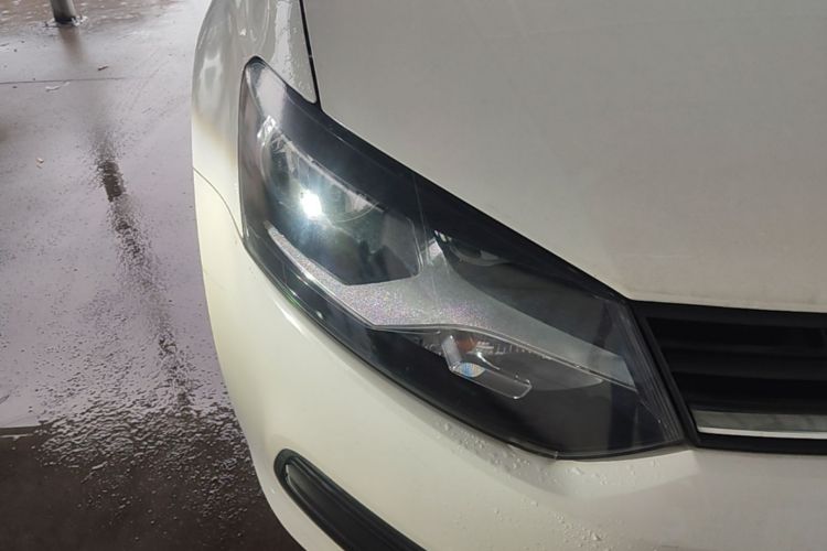 Volkswagen Polo 2017 car image #8