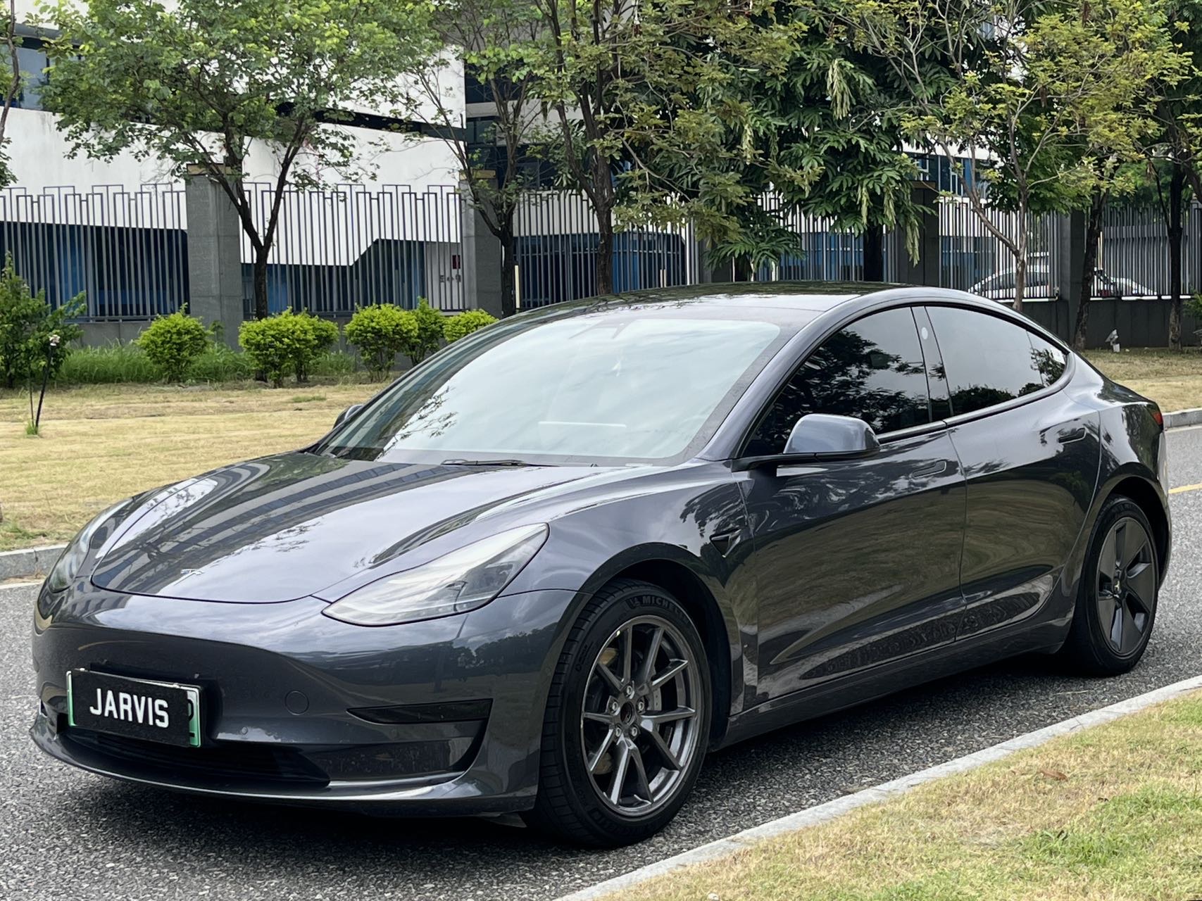 Tesla Model 3 2021 car image 