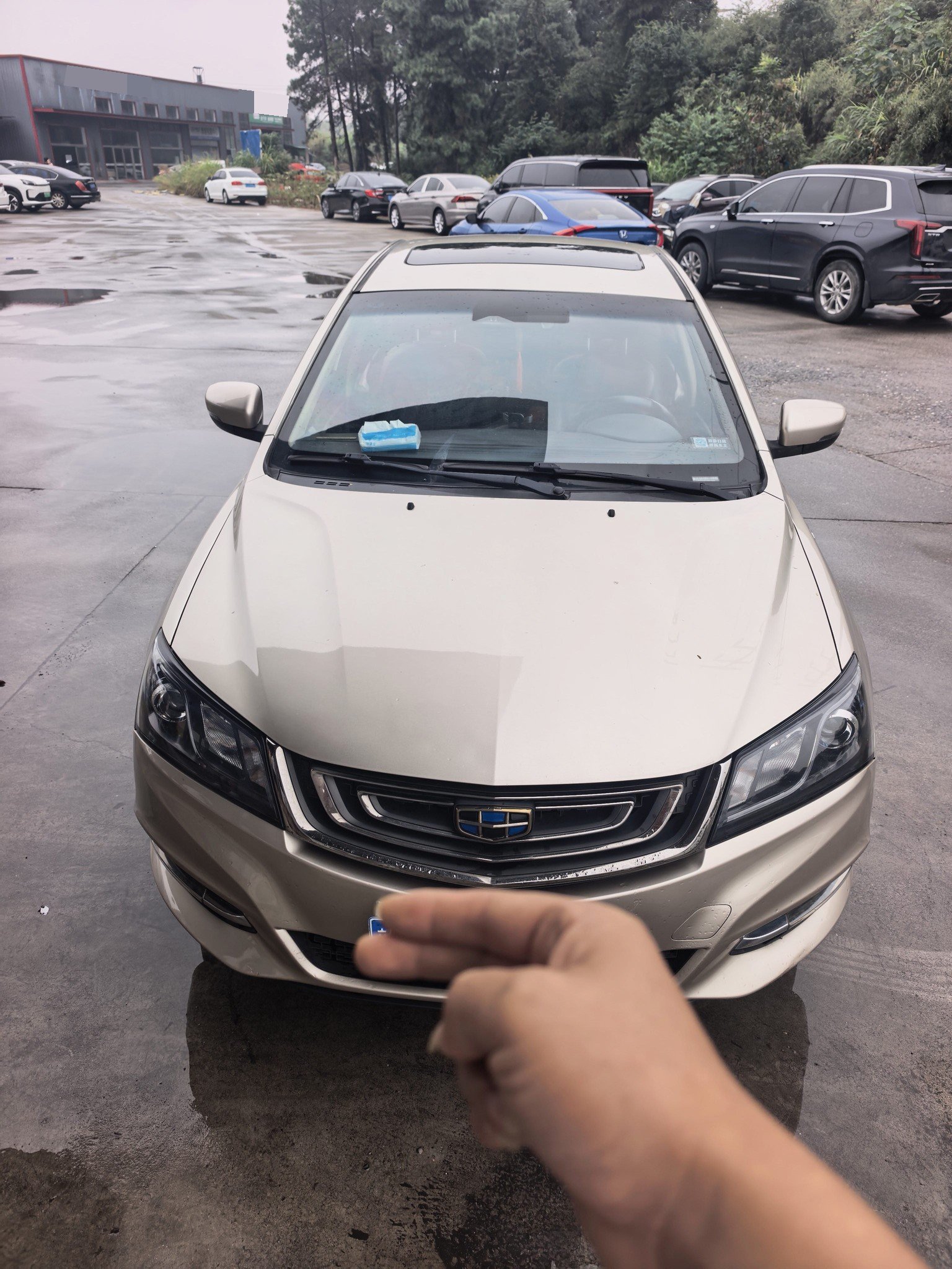 GEELY Emgrand 2018 car image #2