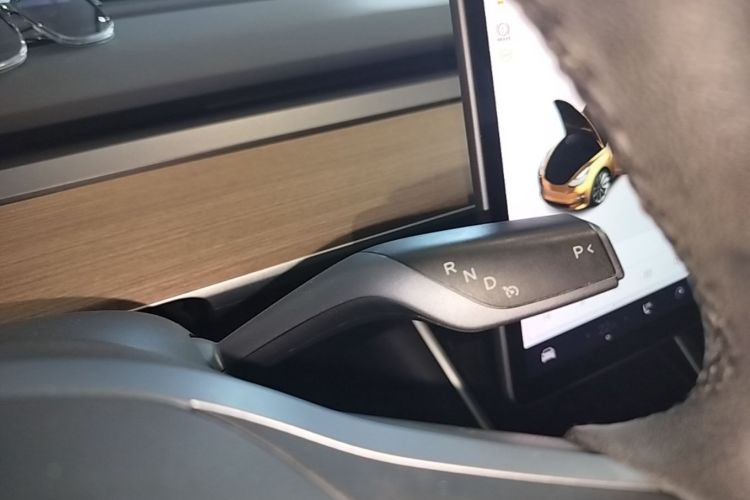 Tesla Model 3 2020 car image #14