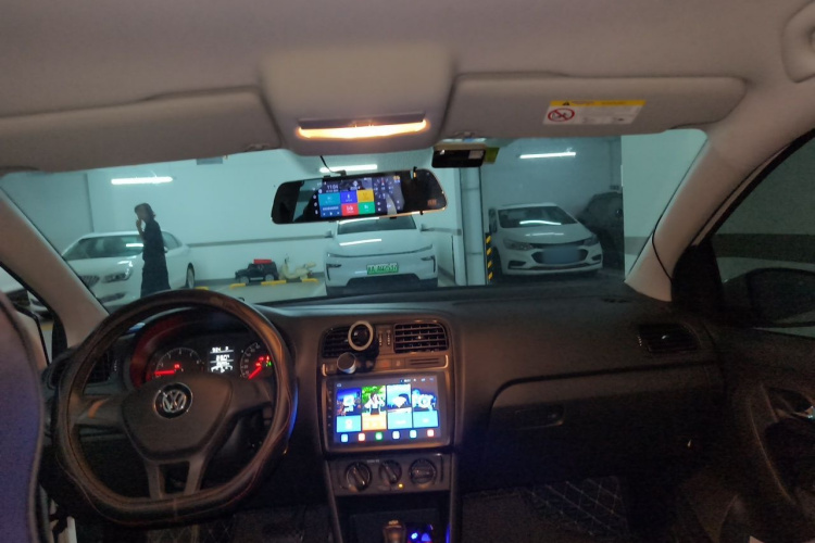 Volkswagen Polo 2018 car image #7