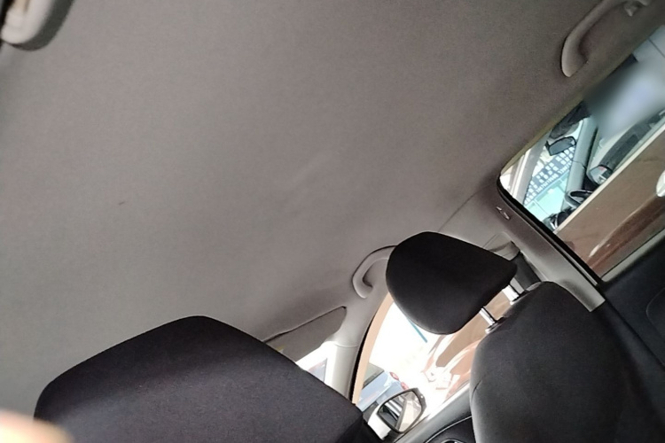 Volkswagen Polo 2016 car image #18