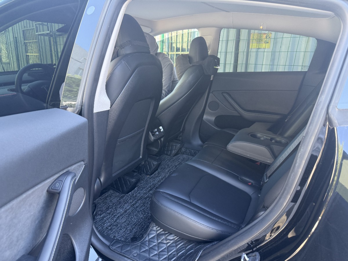Tesla Model Y 2023 #5 Tesla Model Y 2023 car image #5