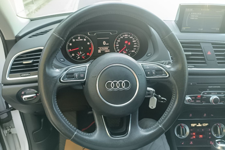 Audi Q3 2016 صورة سيارة #15
