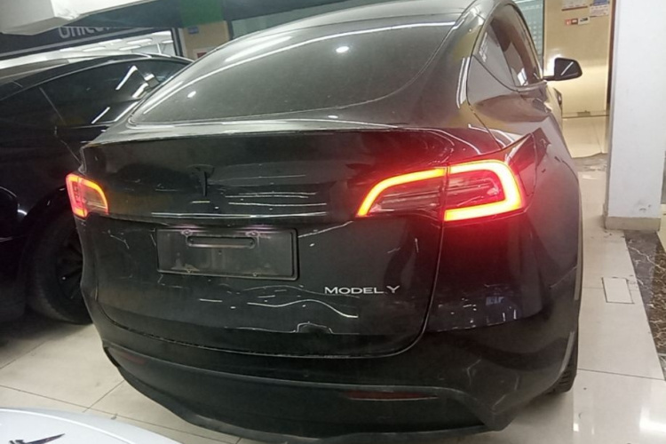 Tesla Model Y 2022 #6 Tesla Model Y 2022 immagine di auto #6