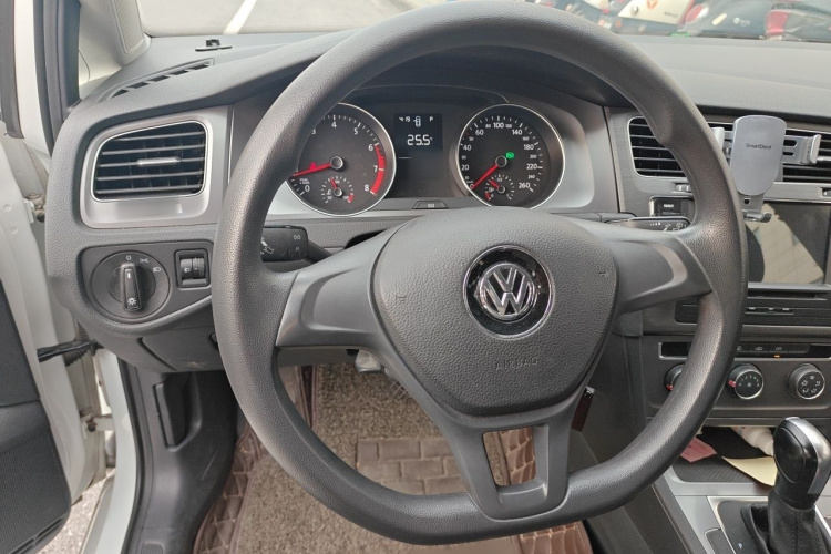 Volkswagen Golf 2016 car image #15