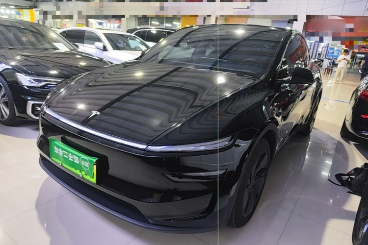 Tesla Model Y 2025 immagine di auto #2