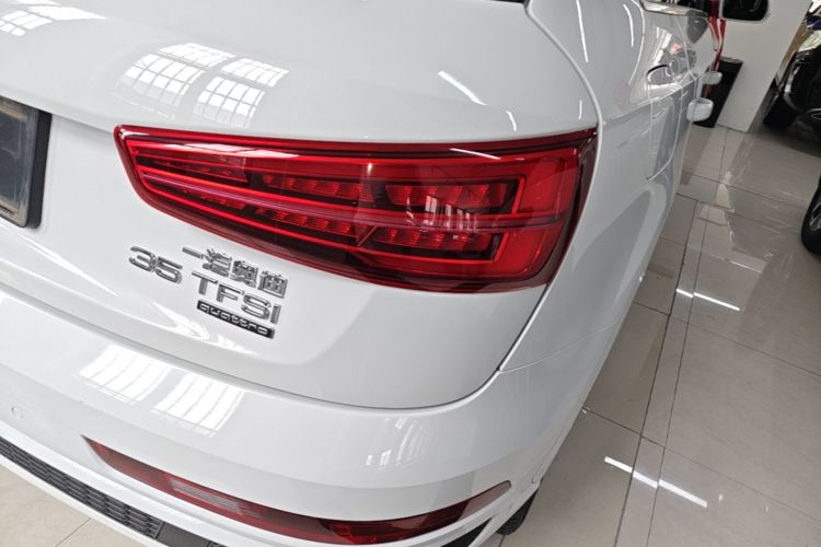 Audi Q3 2019 #8 Audi Q3 2019 car image #8