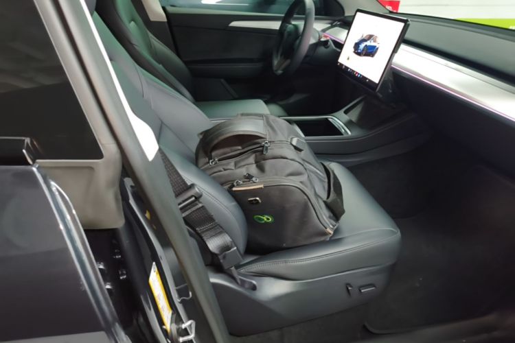 Tesla Model Y 2024 car image #24