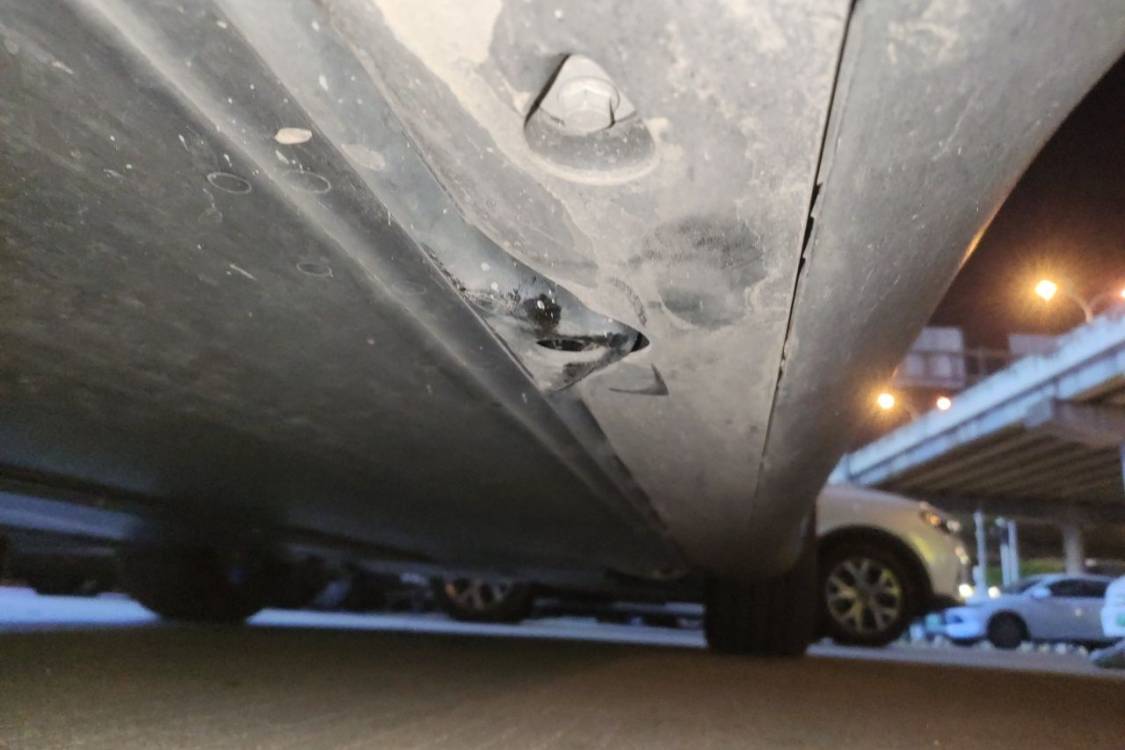 Tesla Model Y 2024 car image #16