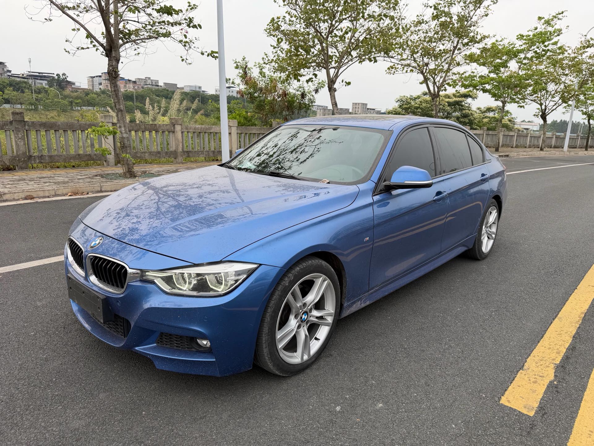 BMW 3 Series 2017 BMW 3 Series 2017 car image