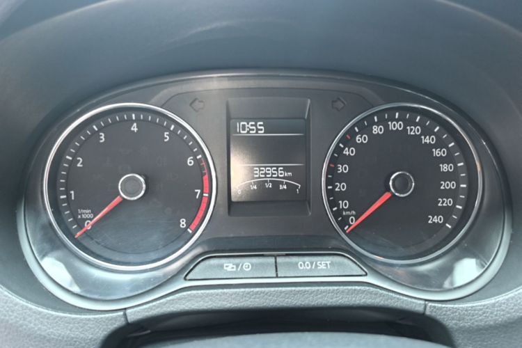 Volkswagen Polo 2017 car image #12