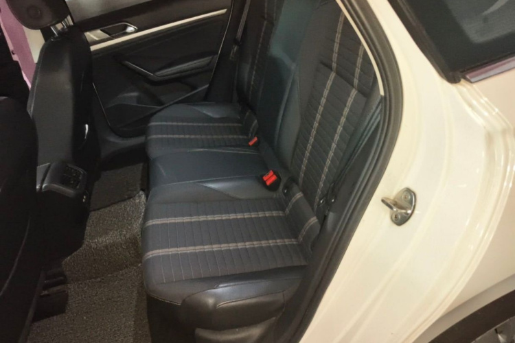 Volkswagen Lavida 2019 car image #11