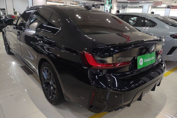 BMW 3 Series 2025 صورة سيارة #7