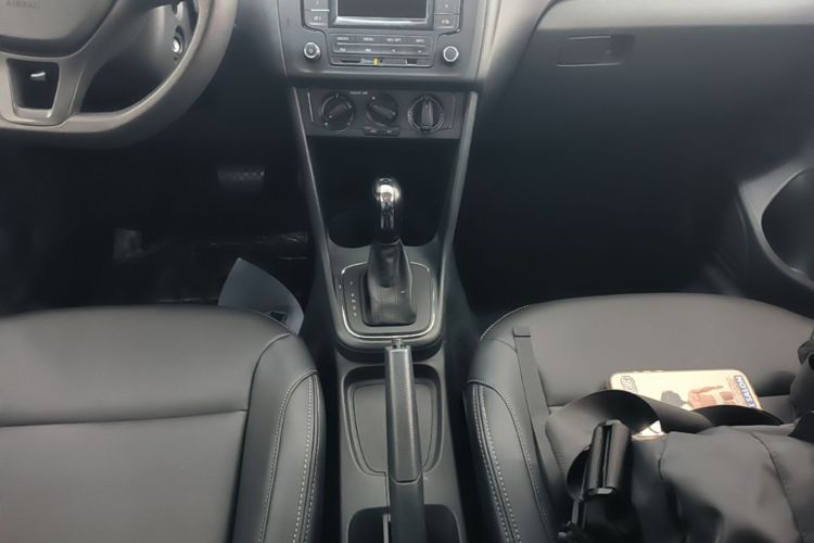 Volkswagen Polo 2018 immagine di auto #14