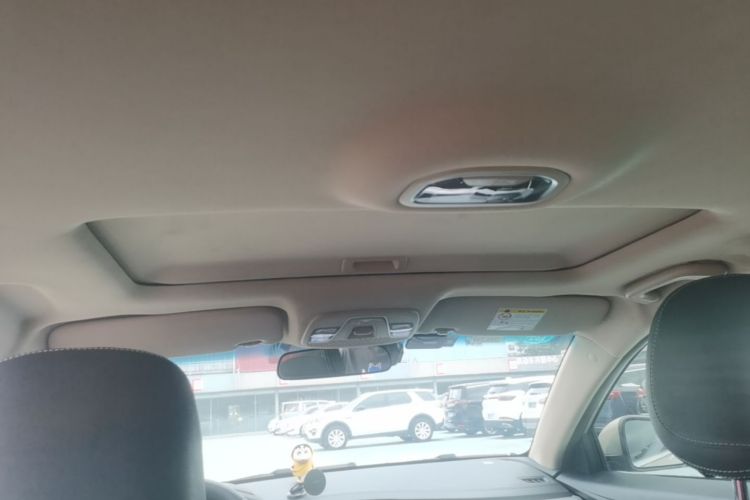 GEELY Emgrand 2018 car image #18