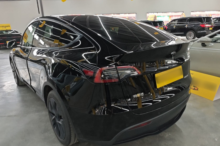 Tesla Model Y 2024 car image #5
