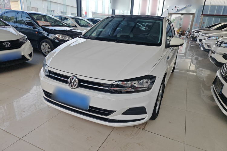 Volkswagen Polo 2020 car image #2
