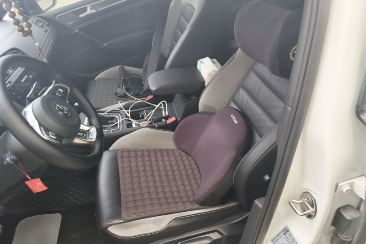 Volkswagen Golf 2020 car image #15