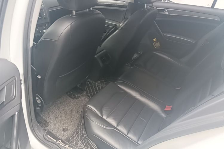 Volkswagen Golf 2015 car image #17