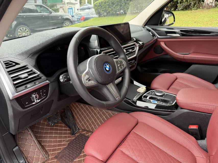BMW iX3 2023 صورة سيارة #5