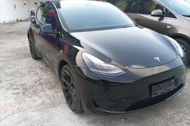 Tesla Model Y 2022 #4 Tesla Model Y 2022 car image #4