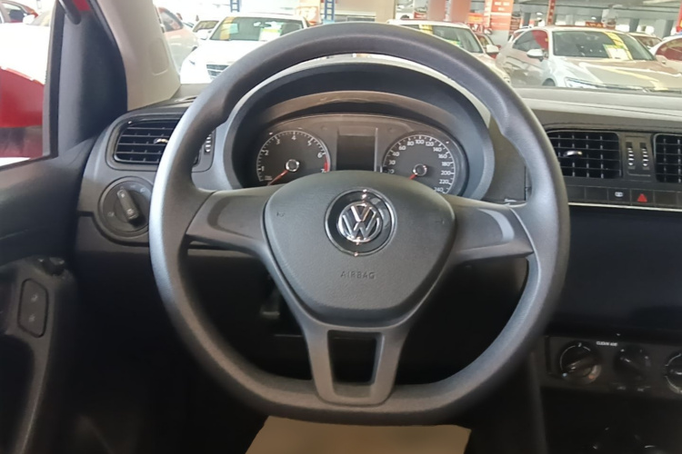Volkswagen Polo 2017 car image #11