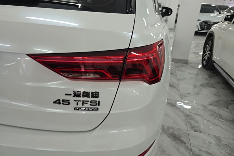 Audi Q3 2023 car image #8