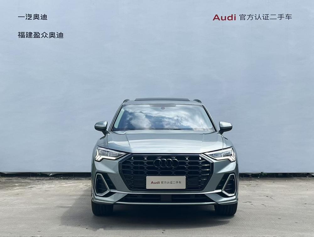 Audi Q3 2023 car image #2